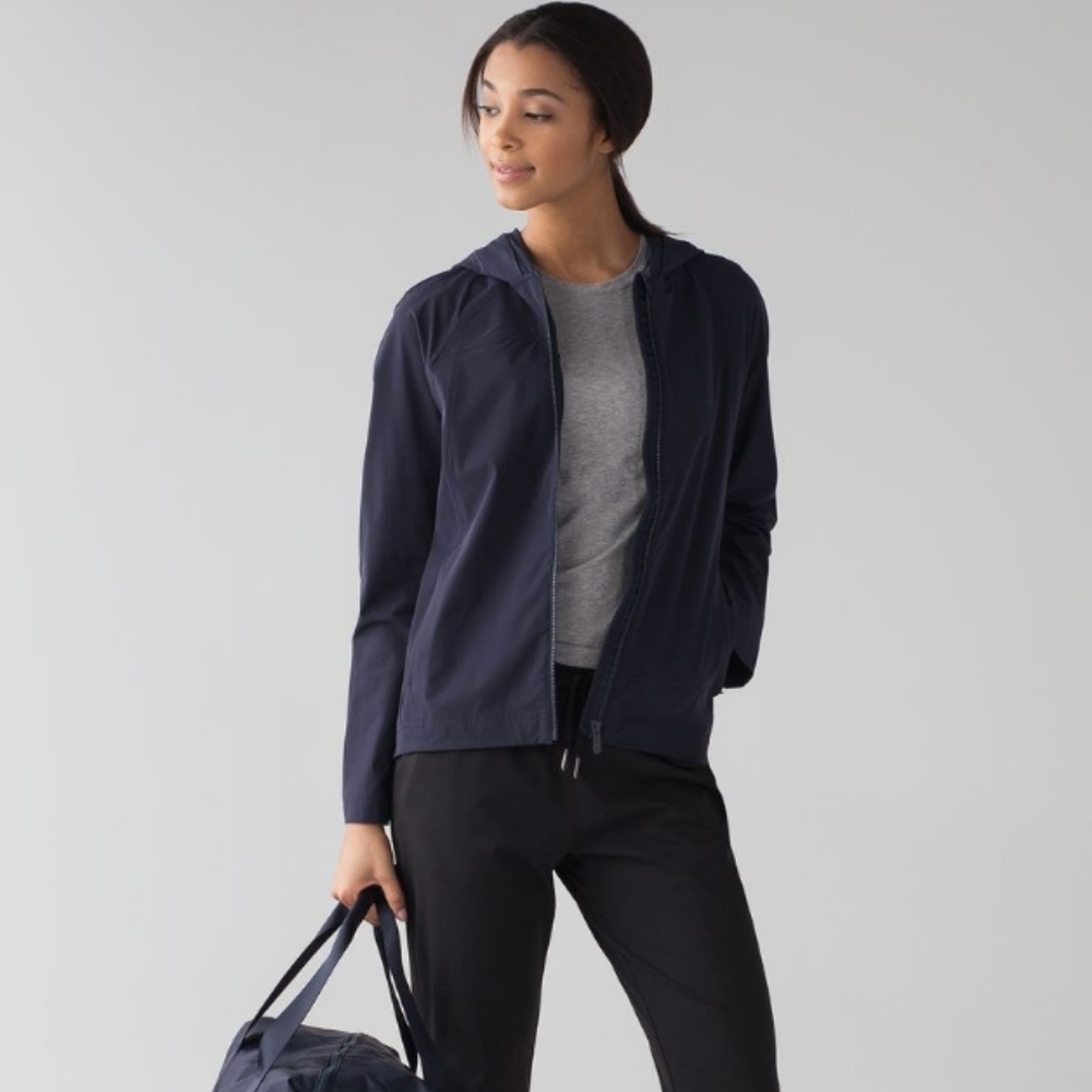Lululemon On the Fly Jacket Midnight Navy 8